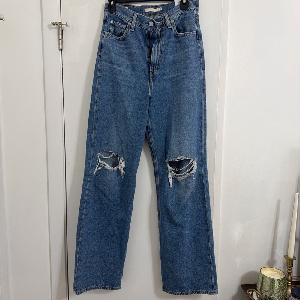Levi’s High Loose Distressed Jeans
